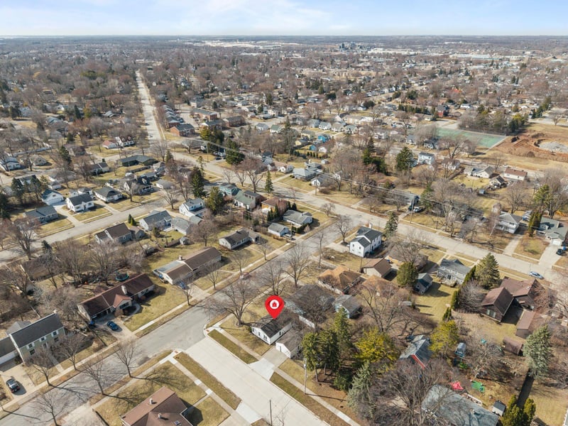 516 Winnebago Hts, Neenah, WI 54956