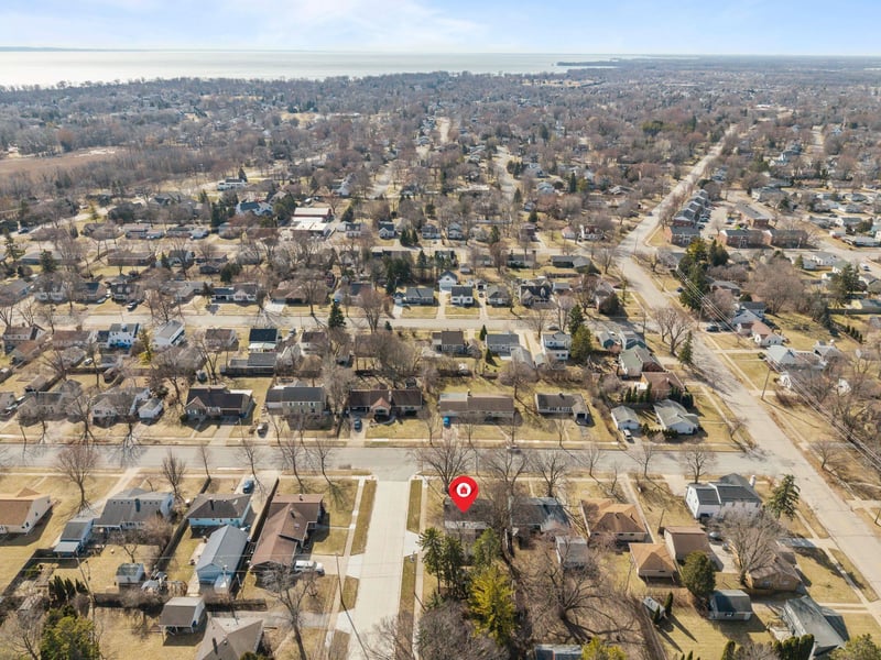 516 Winnebago Hts, Neenah, WI 54956