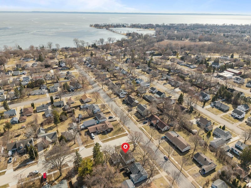 516 Winnebago Hts, Neenah, WI 54956