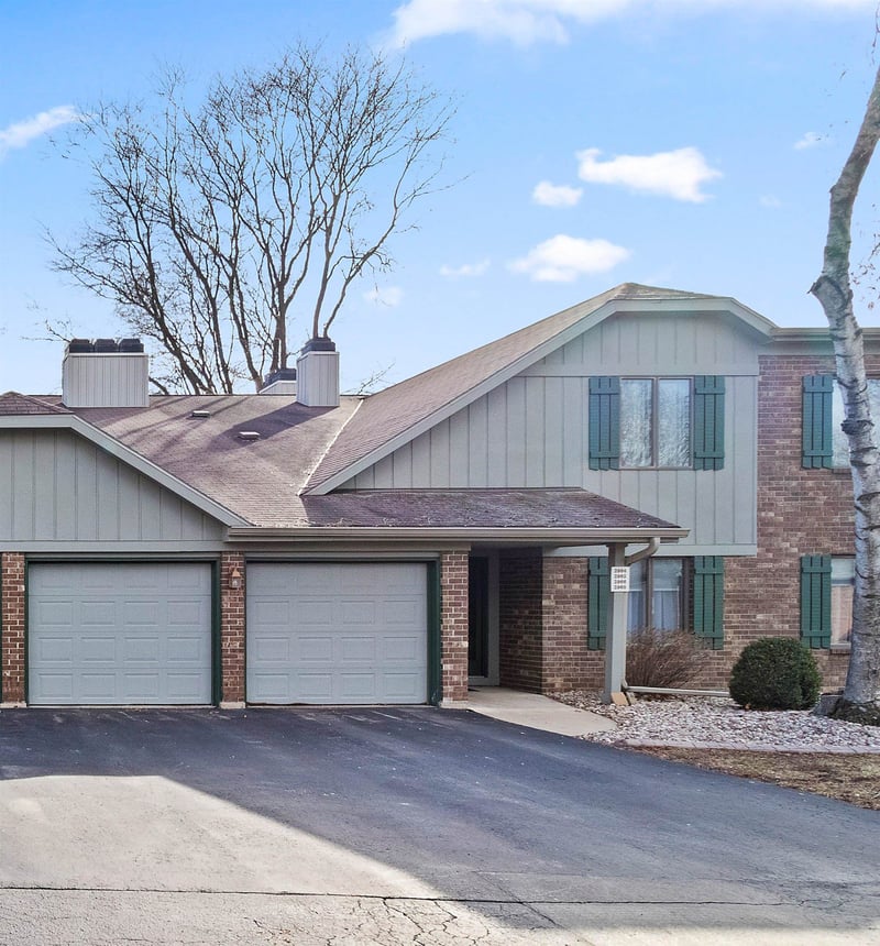 2964 Mossy Oak Cir, Green Bay, WI 54311