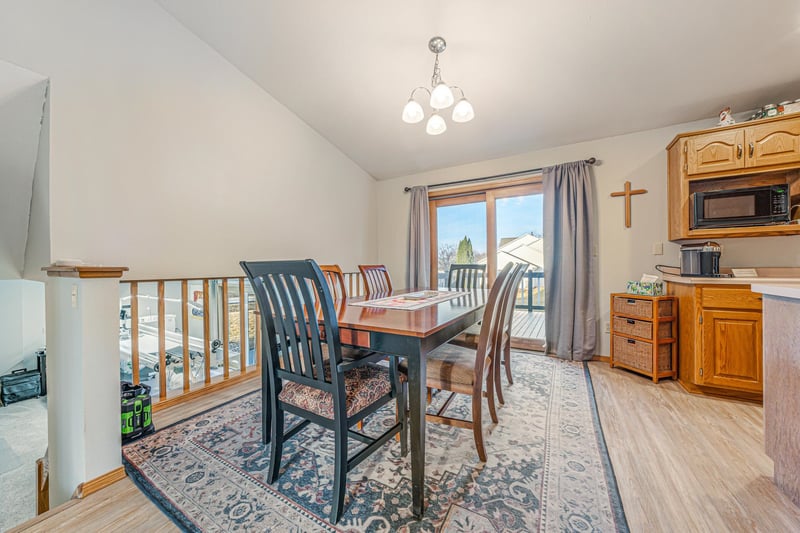 N1337 Fairwinds Dr, Greenville, WI 54942