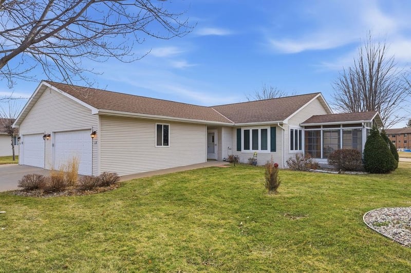 1399 South Park Ave, Oshkosh, WI 54902