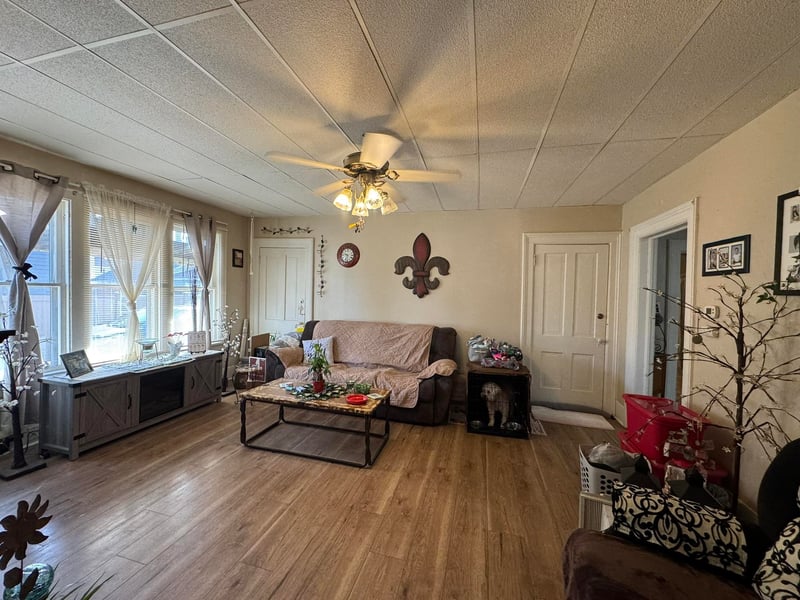 615 Mt Vernon St, Oshkosh, WI 54901-2565