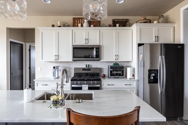 1831 White Dove Ln, Kaukauna, WI 54130