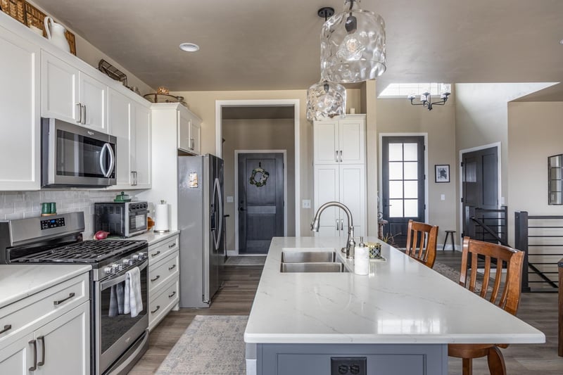 1831 White Dove Ln, Kaukauna, WI 54130