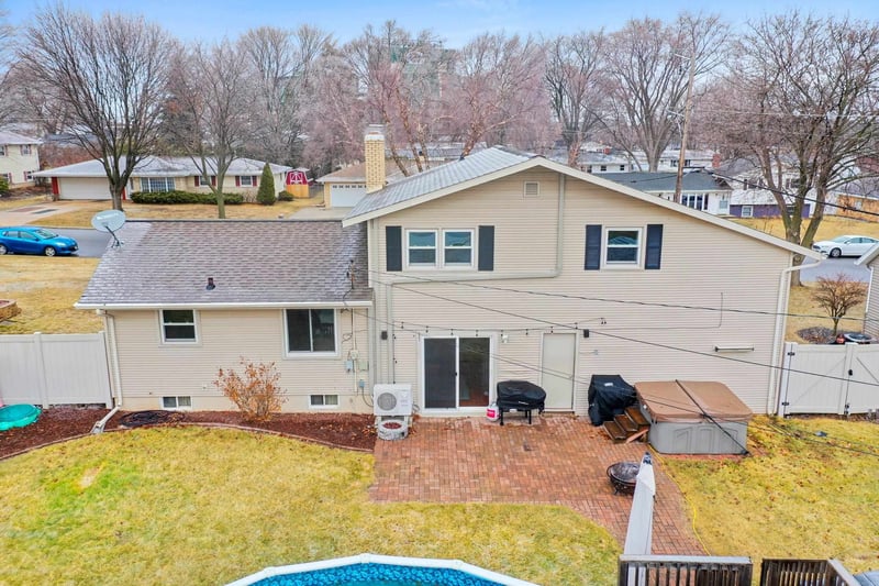 951 Duchateau Ave, Green Bay, WI 54304