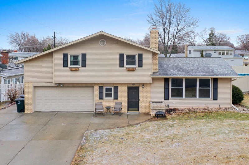 951 Duchateau Ave, Green Bay, WI 54304