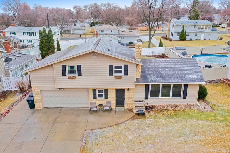 951 Duchateau Ave, Green Bay, WI 54304