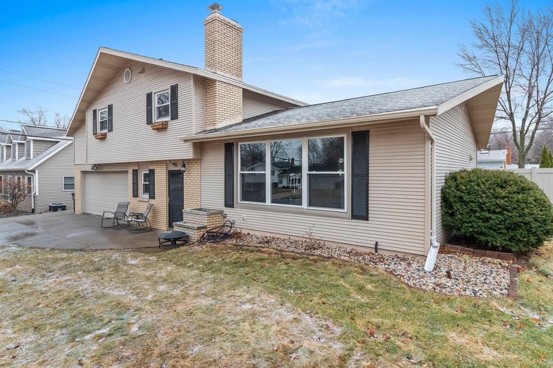 951 Duchateau Ave, Green Bay, WI 54304