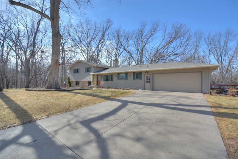 505 Meadow Ln, Kaukauna, WI 54130