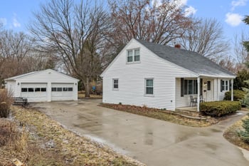 1014 Suydam St, Green Bay, WI 54301-1320