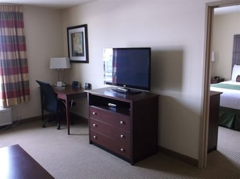 1515 Planeview Dr, Oshkosh, WI 54904-9101