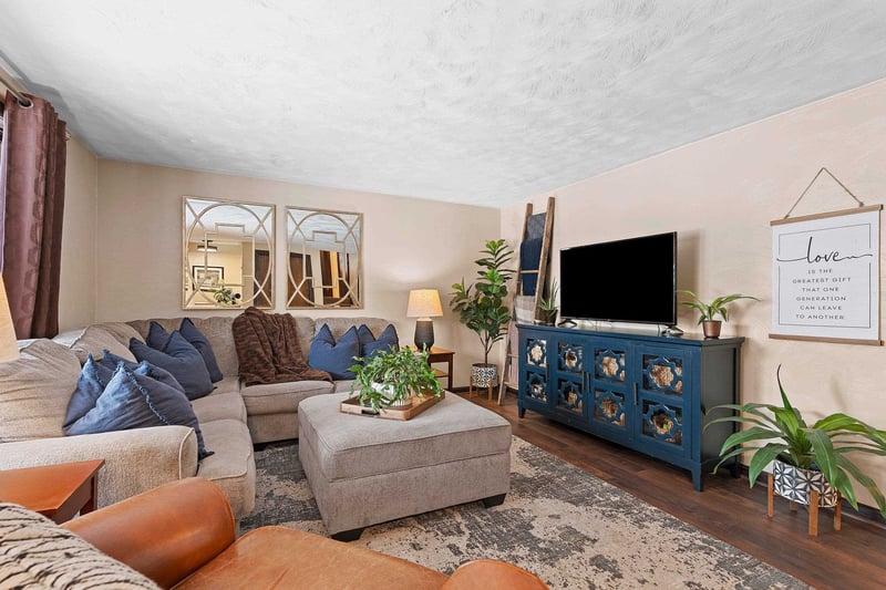 2578 Vicki Ln, Green Bay, WI 54311