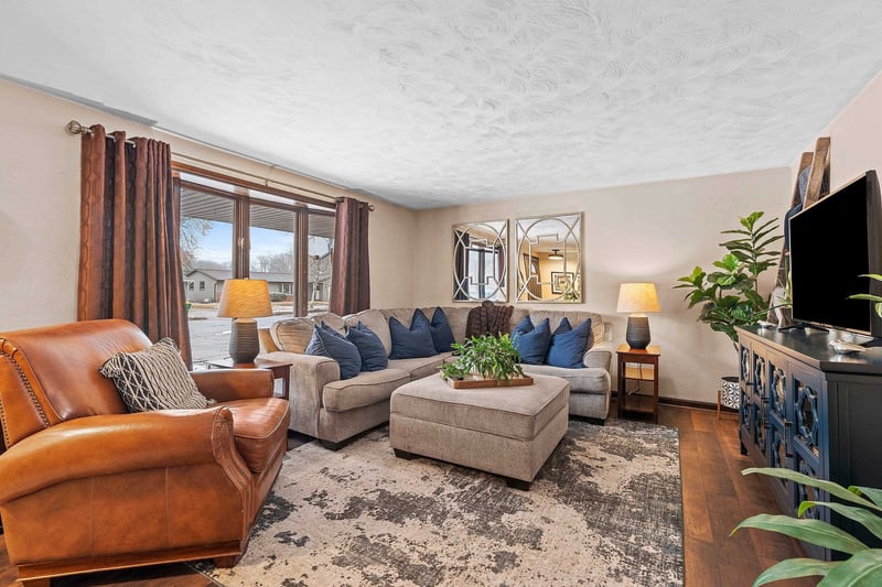 2578 Vicki Ln, Green Bay, WI 54311