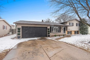 2578 Vicki Ln, Green Bay, WI 54311