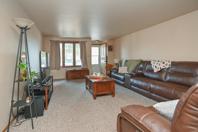 961 Alta St, Green Bay, WI 54313-7053