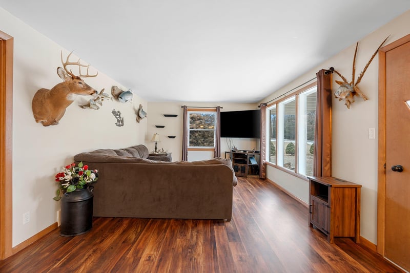 4451 Renier Rd, Green Bay, WI 54311