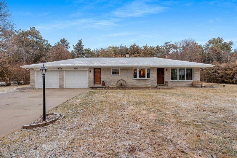 4451 Renier Rd, Green Bay, WI 54311
