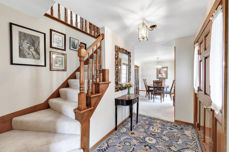 504 Somerset Dr, Green Bay, WI 54301