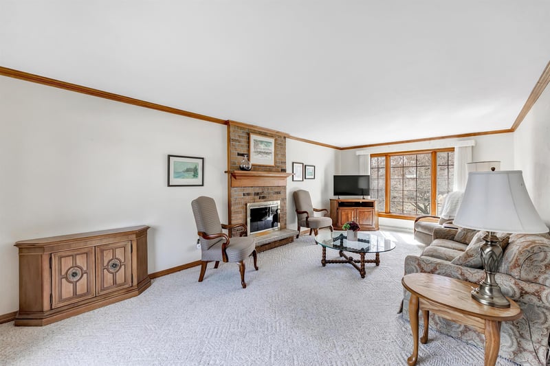 504 Somerset Dr, Green Bay, WI 54301