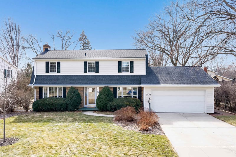 504 Somerset Dr, Green Bay, WI 54301