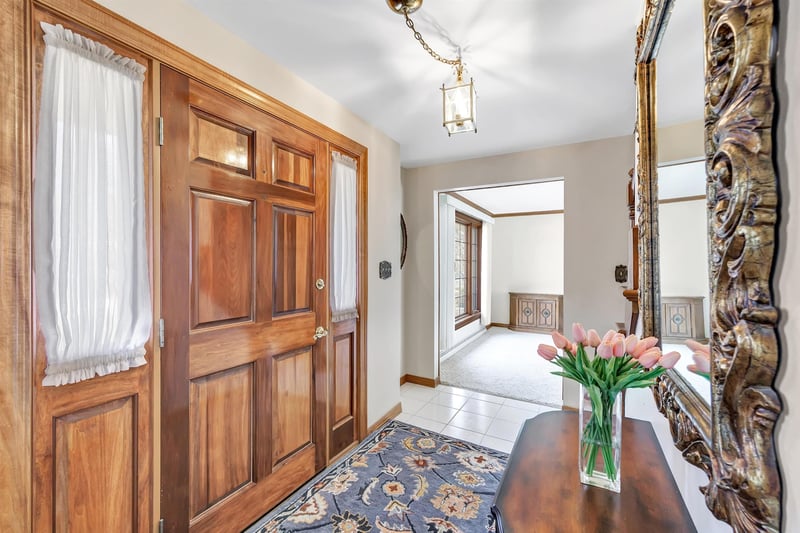 504 Somerset Dr, Green Bay, WI 54301