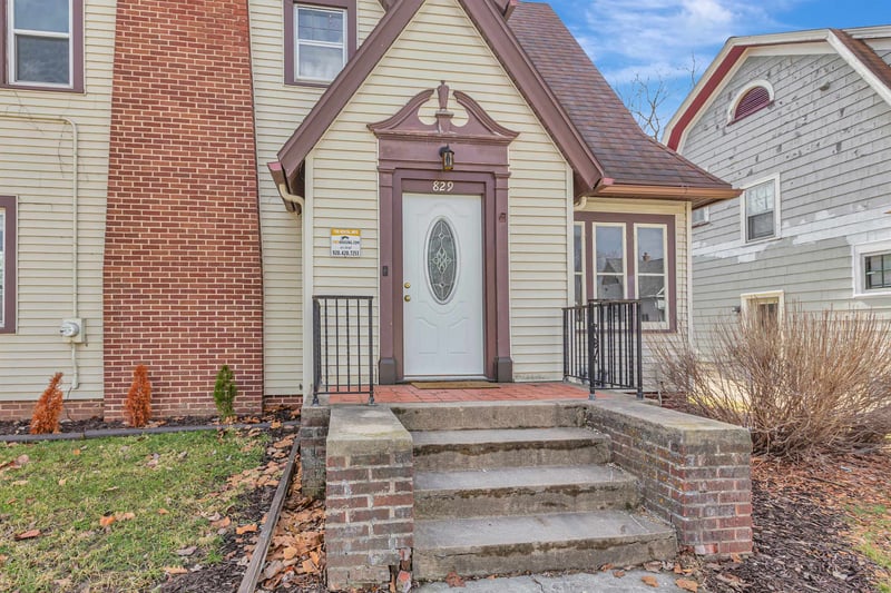 829 Prospect Ave, Oshkosh, WI 54901