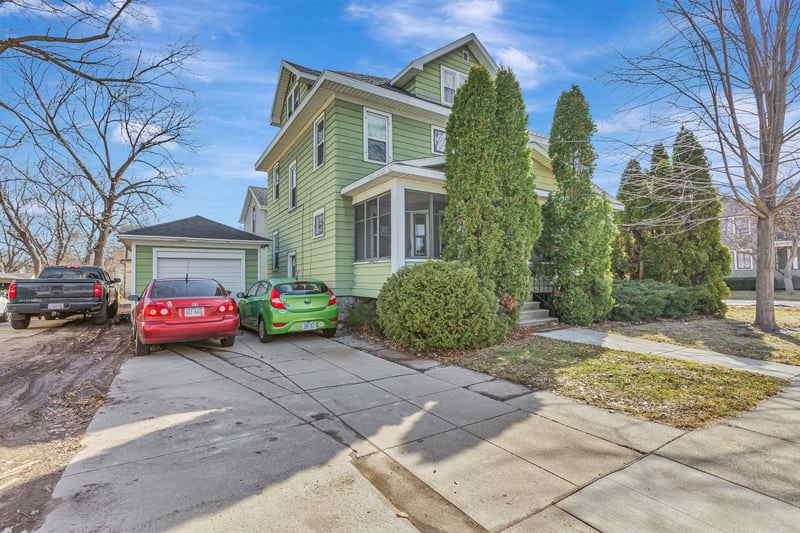 704 Wisconsin St, Oshkosh, WI 54901