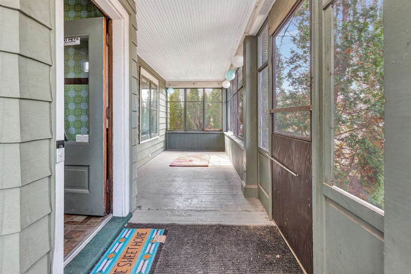 704 Wisconsin St, Oshkosh, WI 54901