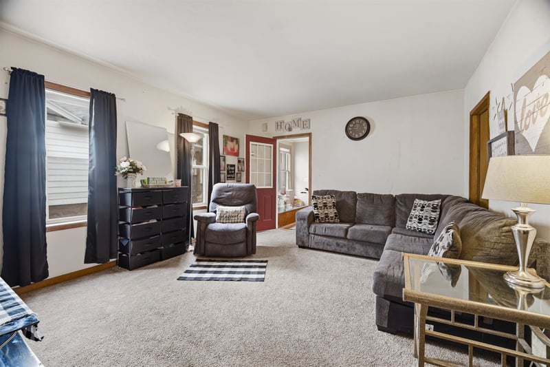 613 Shawano Ave, Oshkosh, WI 54901