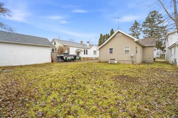 613 Shawano Ave, Oshkosh, WI 54901