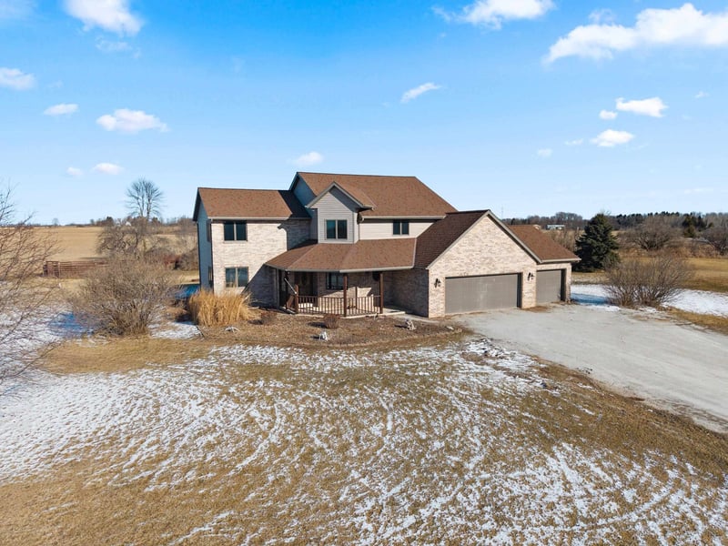 N2729 Lakeshore Rd, Kewaunee, WI 54216