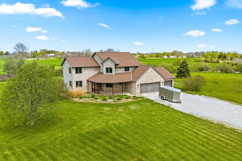 N2729 Lakeshore Rd, Kewaunee, WI 54216