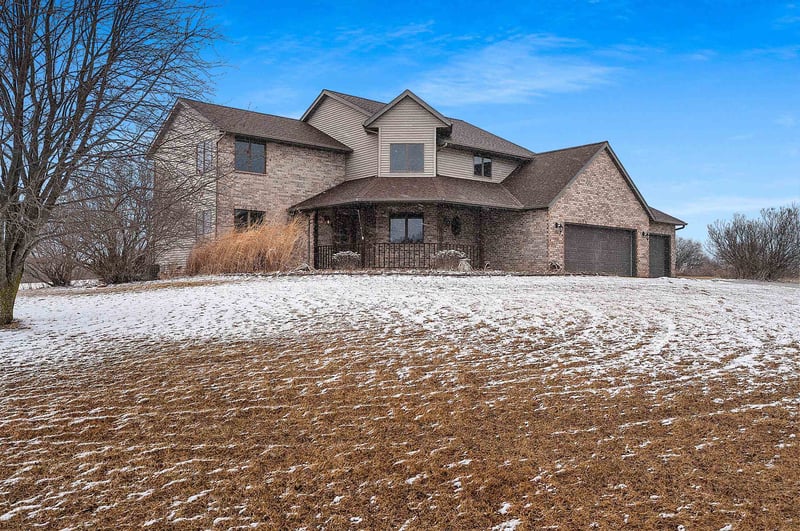 N2729 Lakeshore Rd, Kewaunee, WI 54216