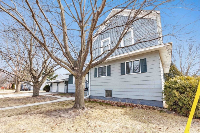 147 Messenger Ave, Oconto, WI 54153