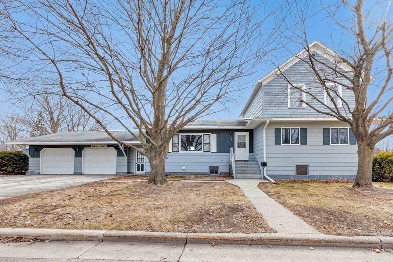 147 Messenger Ave, Oconto, WI 54153