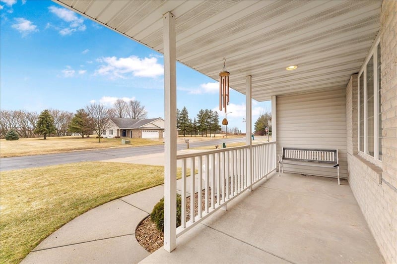 230 Haven Ct, Luxemburg, WI 54217-0000