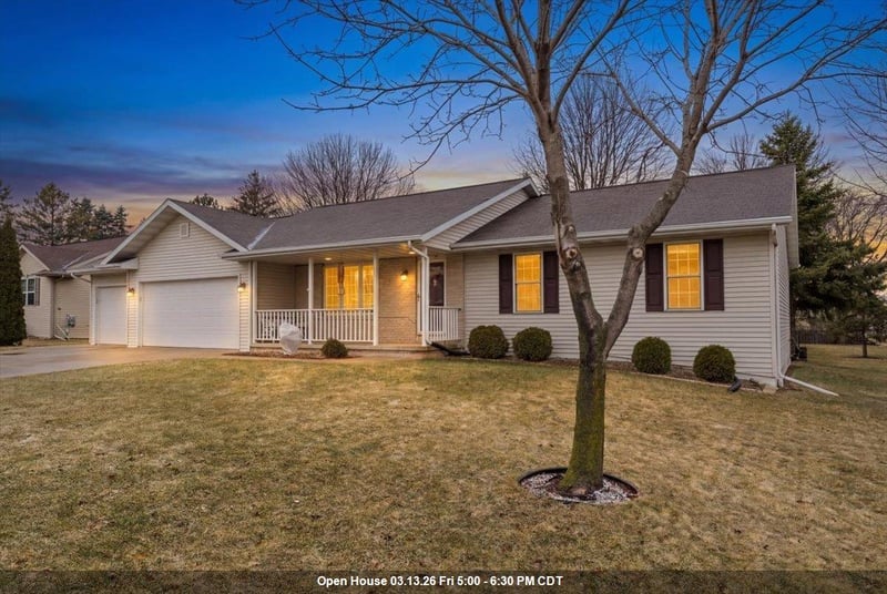 230 Haven Ct, Luxemburg, WI 54217-0000