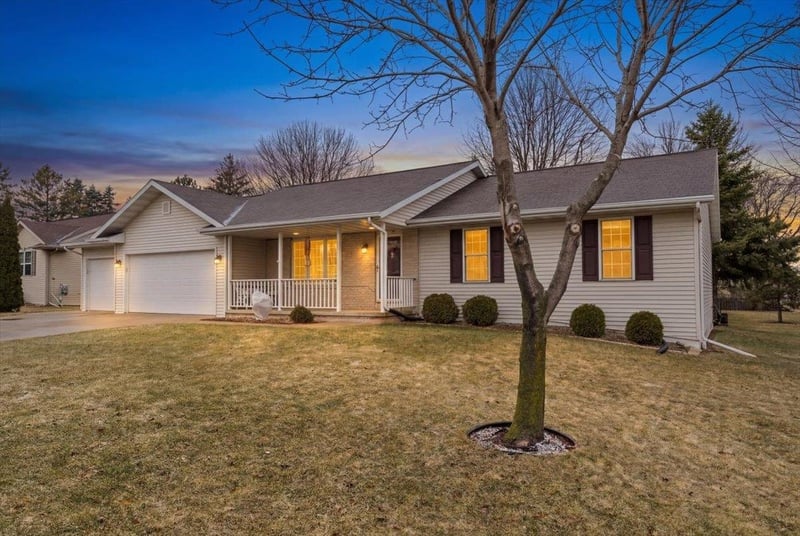 230 Haven Ct, Luxemburg, WI 54217-0000