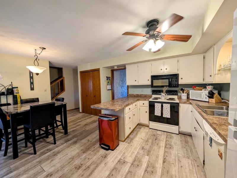 1235 Nicolet Cir, Appleton, WI 54914