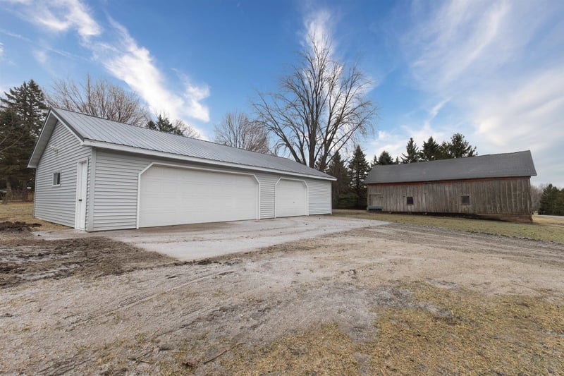 W7549 Spring Rd, Greenville, WI 54942