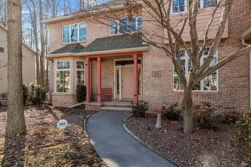 63 Brentwood Ln, Appleton, WI 54915