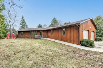 2462 Bluestone Pl, Green Bay, WI 54311