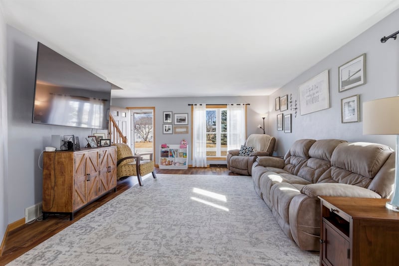 N1371 Fawn Ridge Ct, Greenville, WI 54942