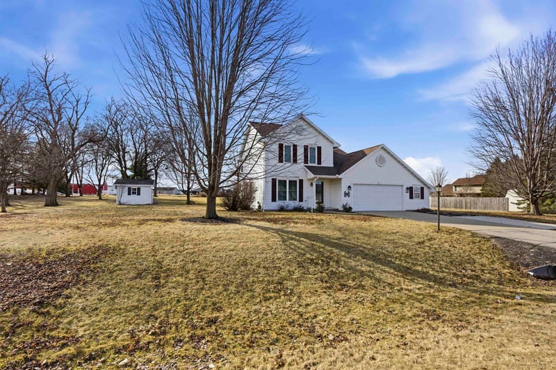 N1371 Fawn Ridge Ct, Greenville, WI 54942
