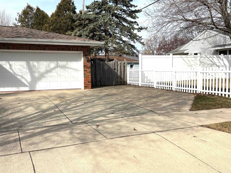 1931 Summit St, Appleton, WI 54914-2614