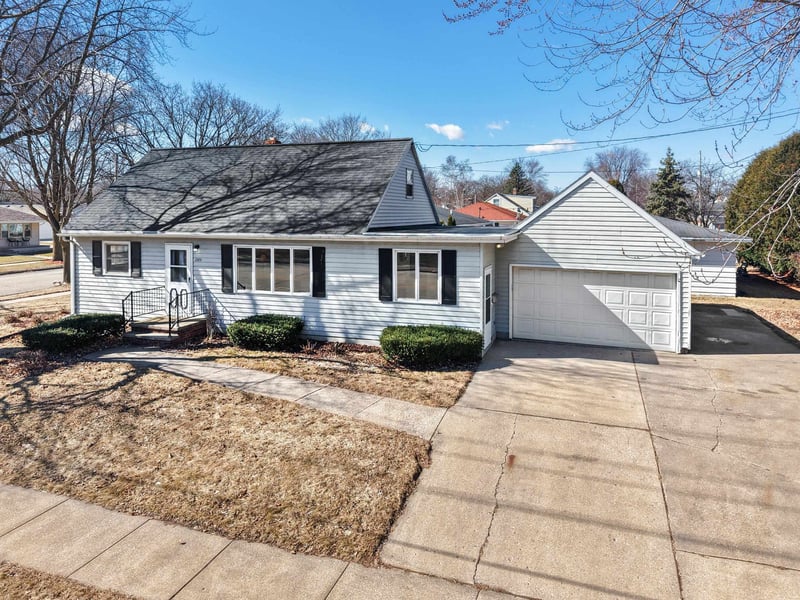 2105 Ballard Rd, Appleton, WI 54911-2403