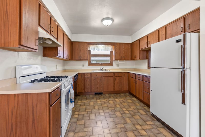 421 Manhattan St, Chilton, WI 53014