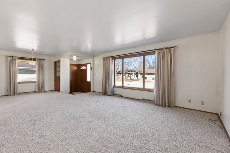 421 Manhattan St, Chilton, WI 53014