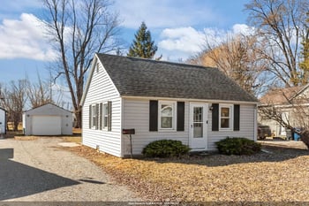 231 Smith Ave, Oshkosh, WI 54901